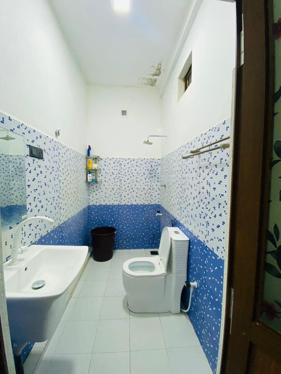Lalitha Holiday Inn Τζάφνα Εξωτερικό φωτογραφία